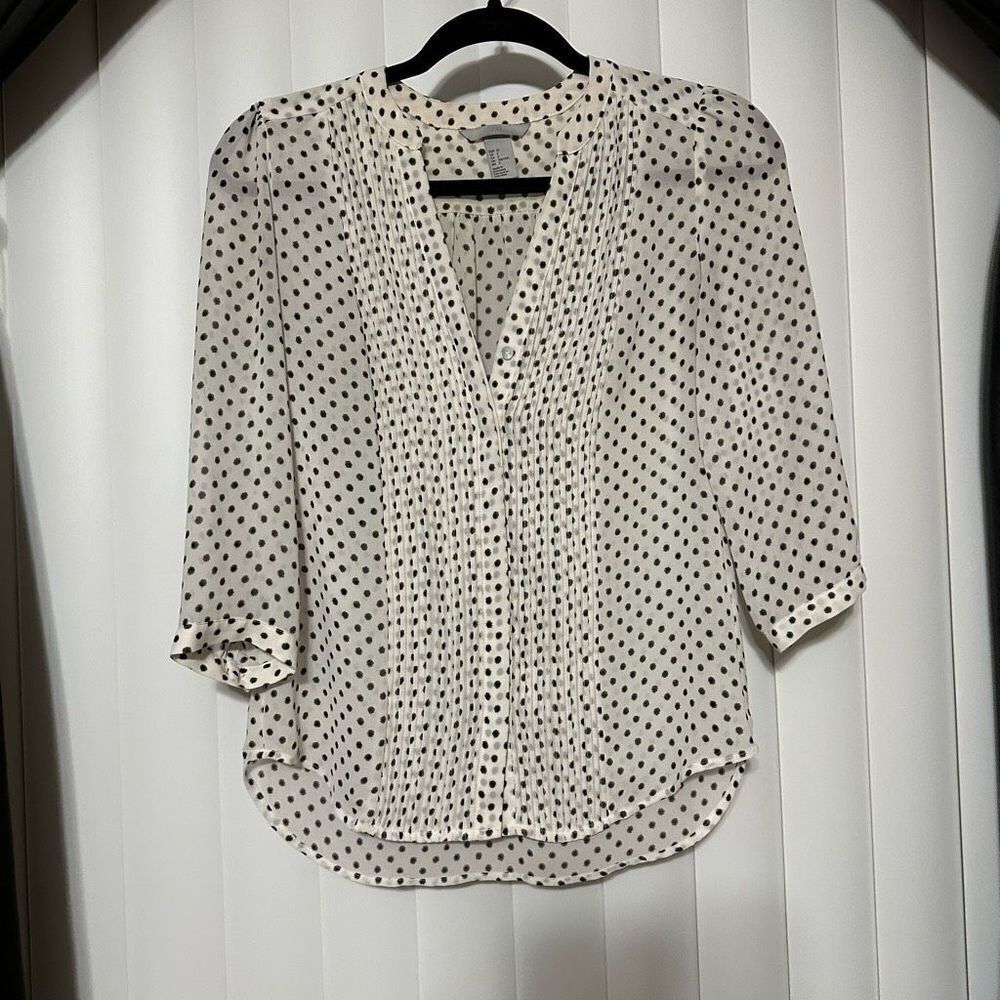 H&M polka dot creame/black button blouse with front pleating